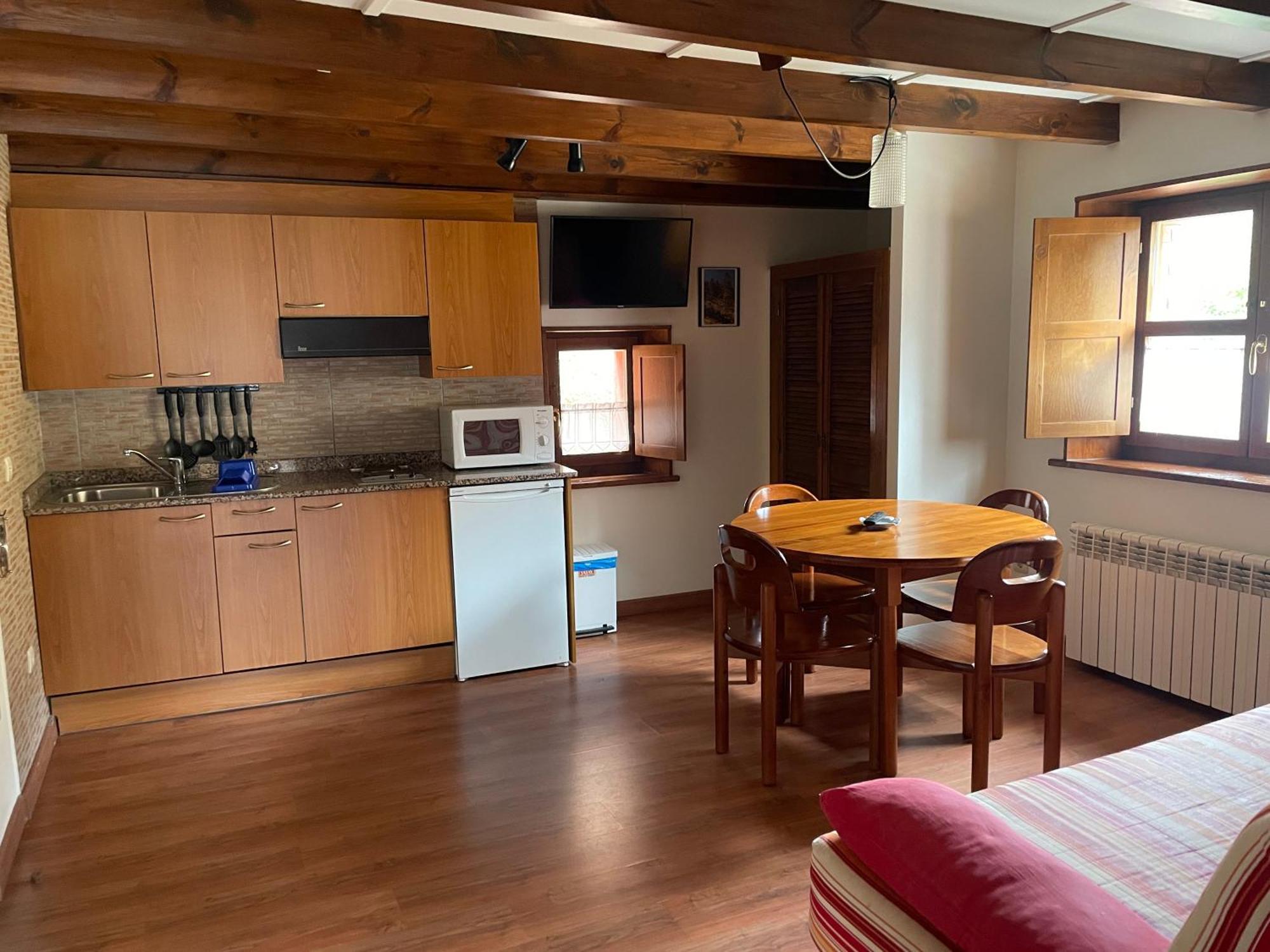Apartamentos El Cueto De Los Collado Villanueva de Pria ภายนอก รูปภาพ