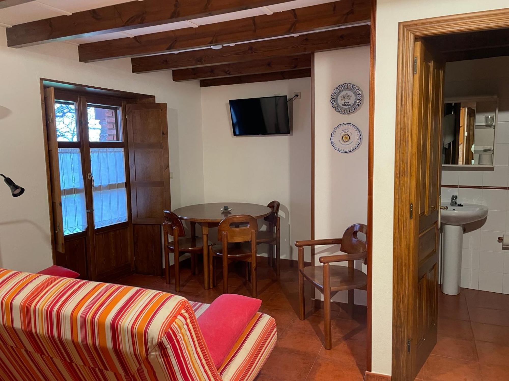 Apartamentos El Cueto De Los Collado Villanueva de Pria ภายนอก รูปภาพ